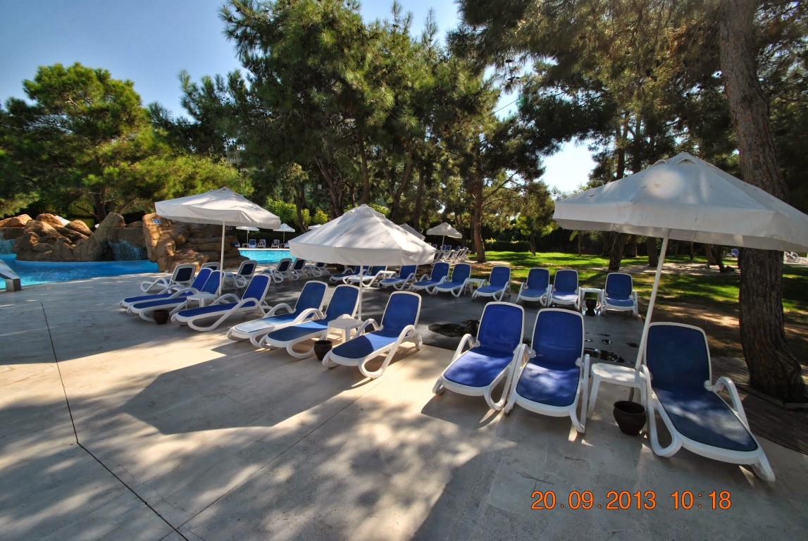 imagini hotel TITANIC LARA